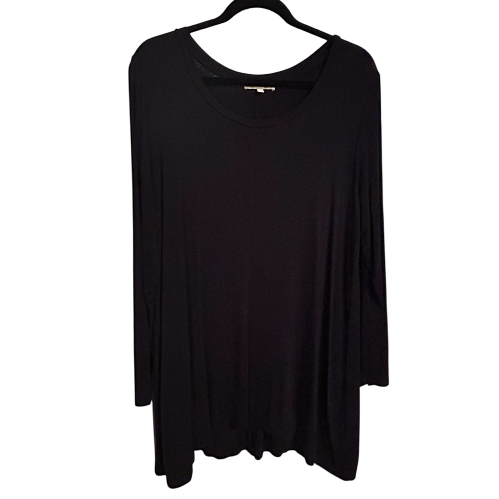 Women’s Black Long Sleeve Scoop Neck Top